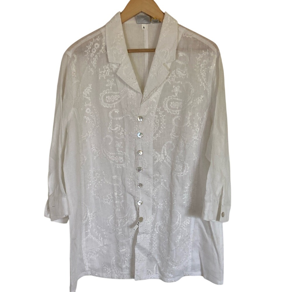 Chicos Womens White Linen Button-Up Blouse Size XL Embroidery‎ 3/4 Sleeve